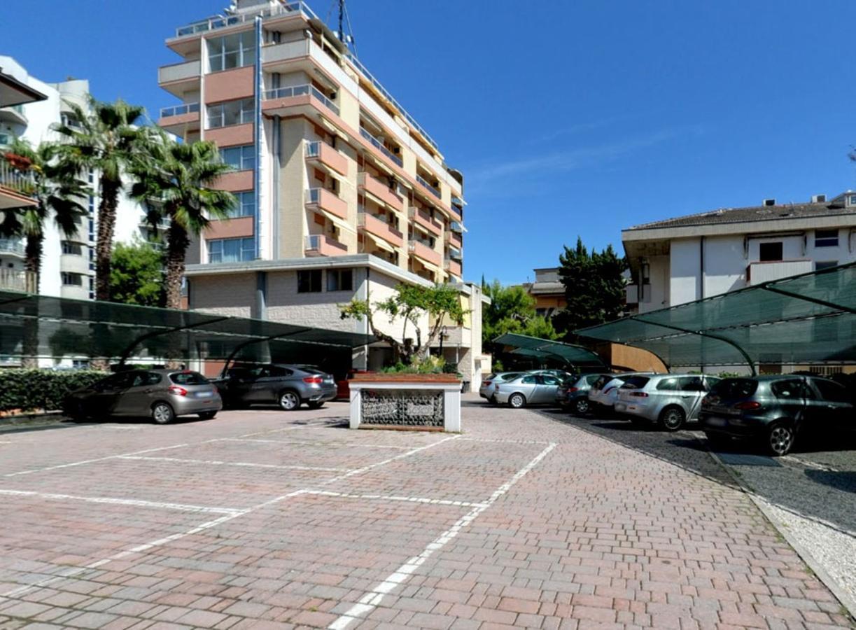 Hotel Doge Alba Adriatica Luaran gambar